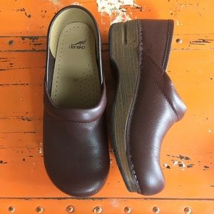 Dansko Clogs Shoes Size 7.5